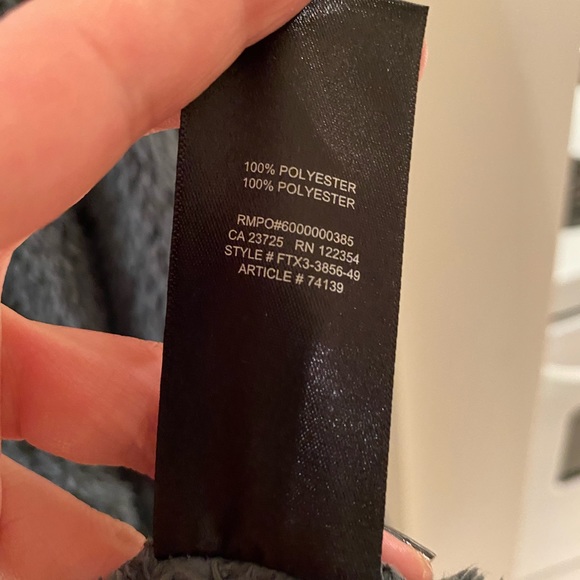 Aritzia Tna Fuzzy Zip-Up - Picture 7 of 11